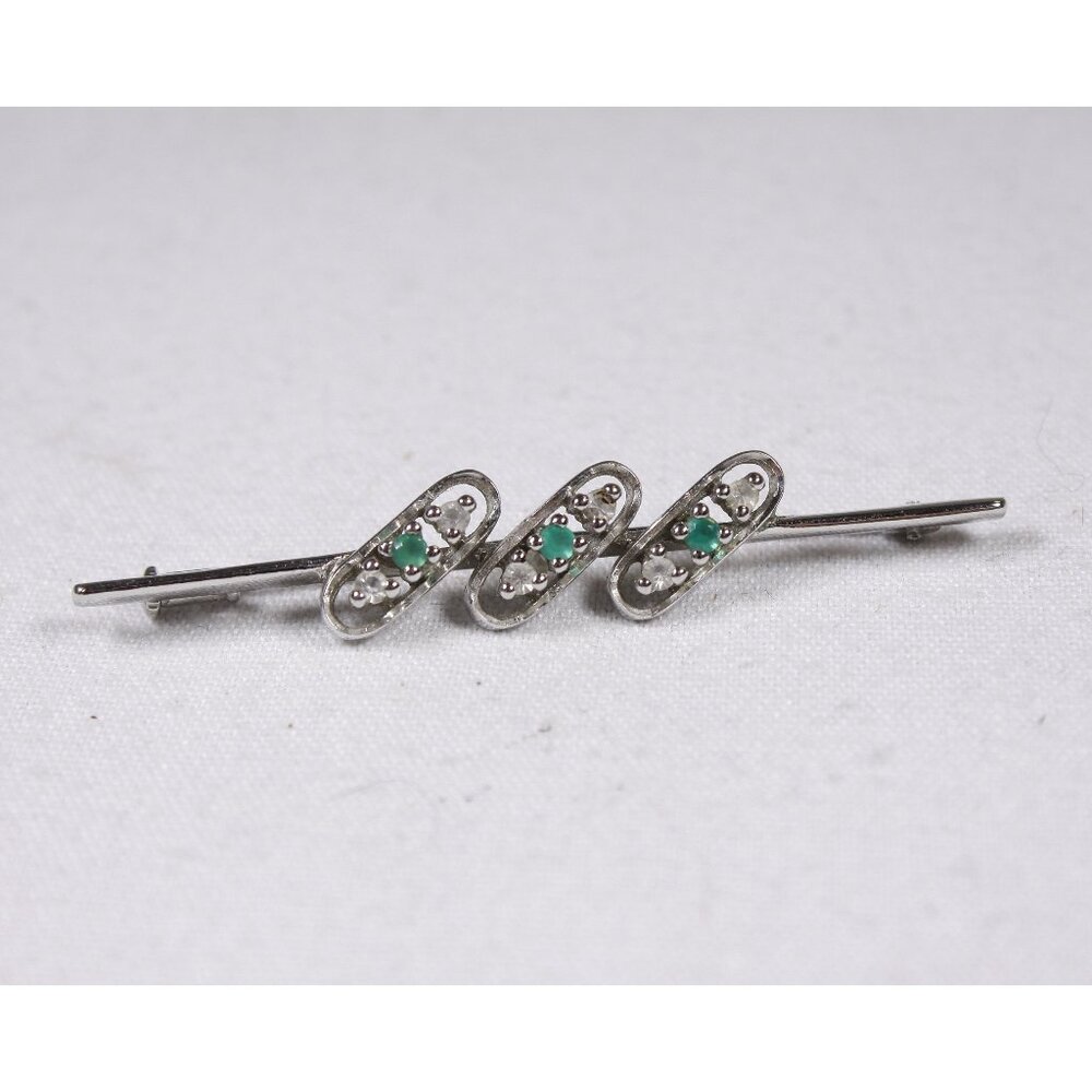 Vintage bar brooch with 3 green glass stones, tie pin cravat pin, mens costume